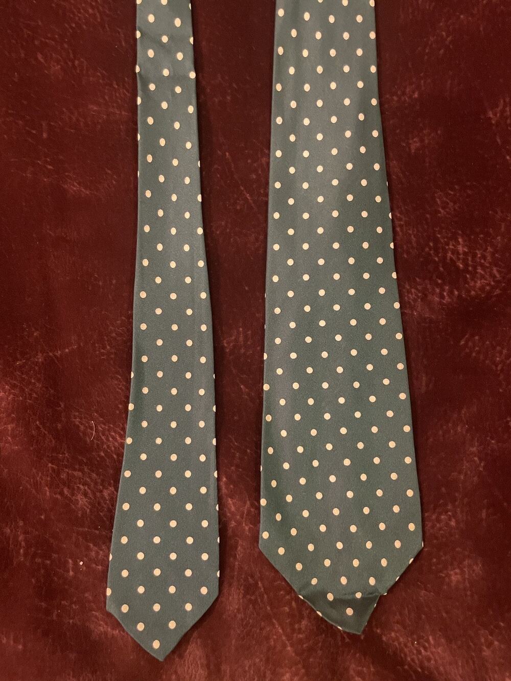 VTG Unbranded Silk Green Cream Polkadot Dotted Men’s Necktie Tie